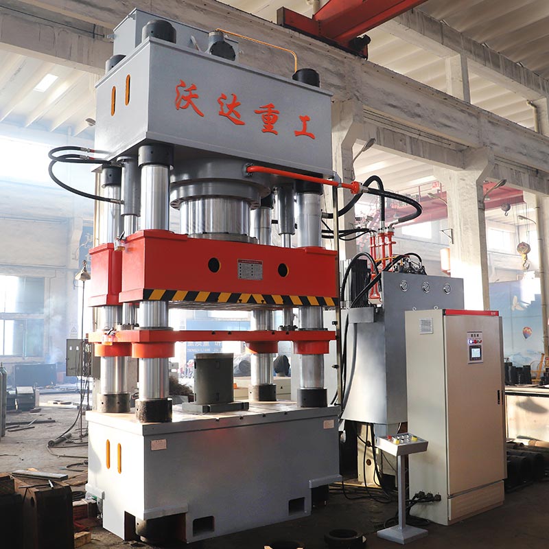 1250噸四梁四柱液壓機(jī) 1250噸四梁四柱液壓機(jī)