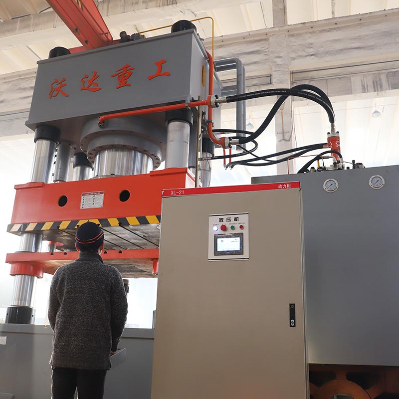 1250噸四梁四柱液壓機(jī)價(jià)格 1250噸四梁四柱液壓機(jī)價(jià)格