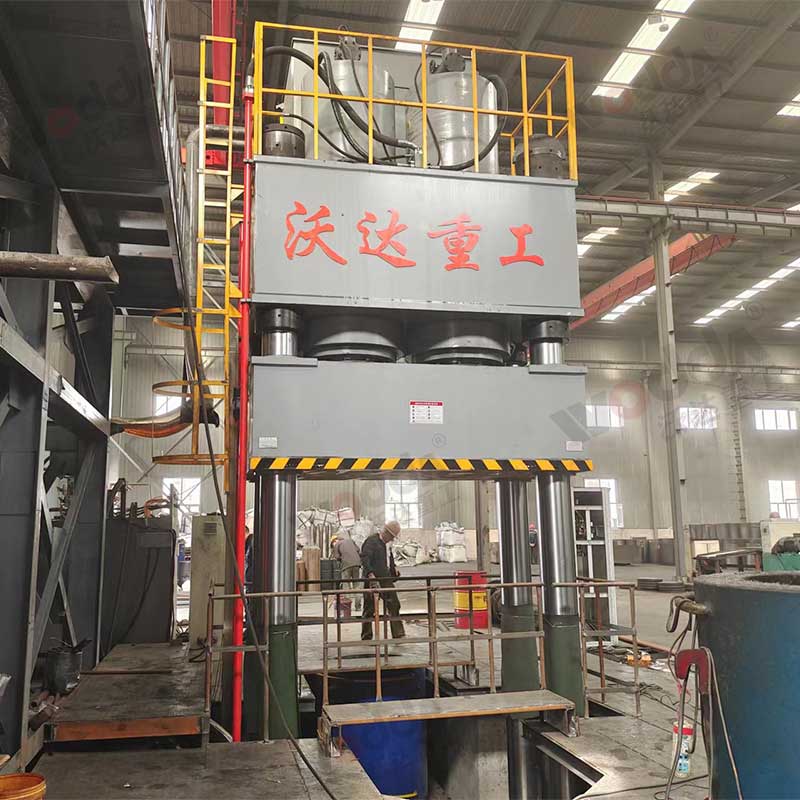 石墨坩堝成型設備 石墨坩堝成型設備