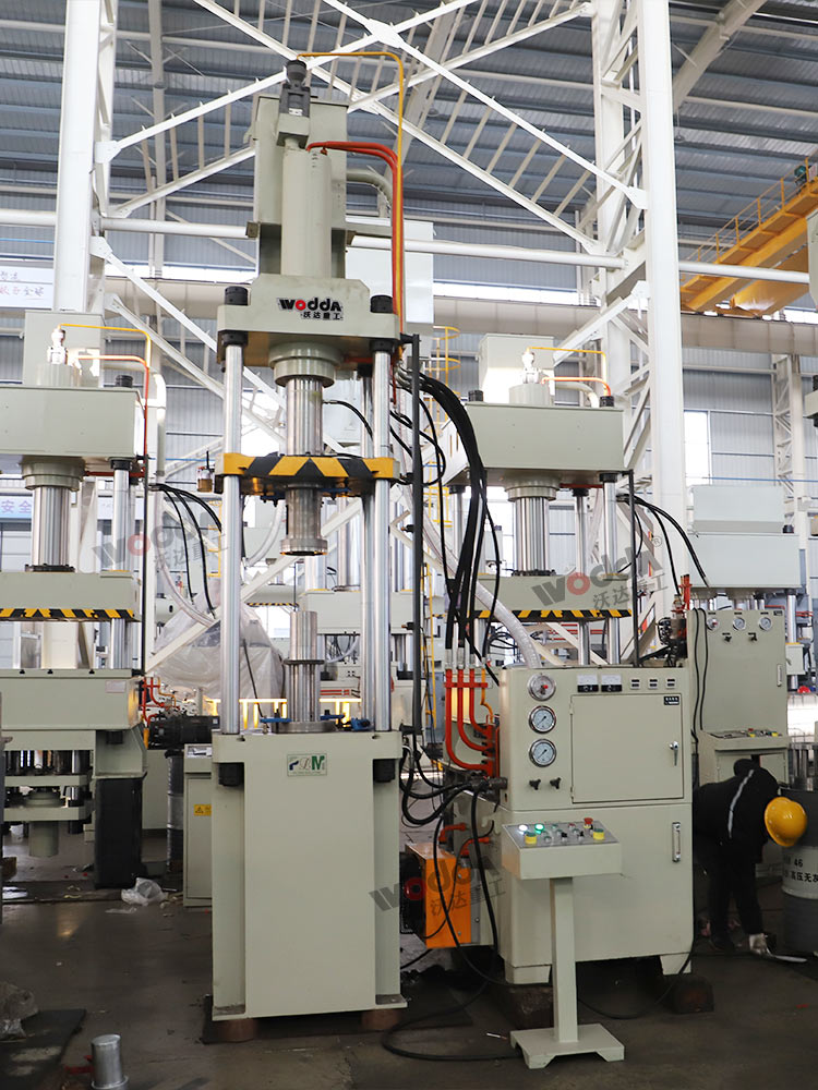 80噸汽車濾清器外殼拉伸機(jī) 80噸汽車濾清器外殼拉伸機(jī)