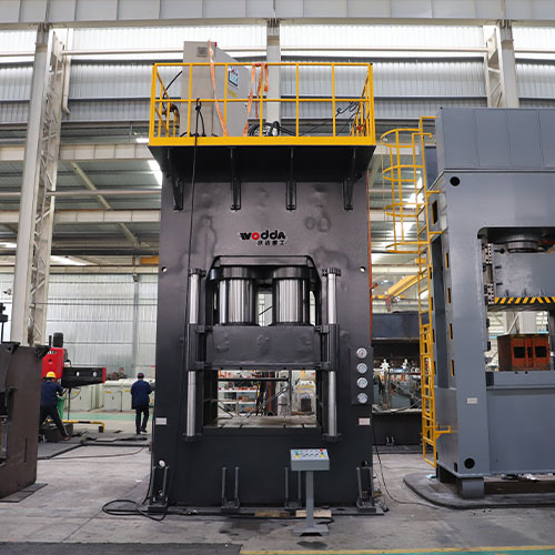 2500噸框架式液壓機(jī)