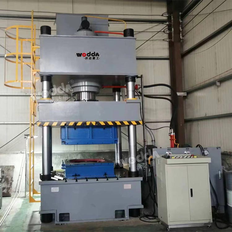 500噸三梁四柱液壓機(jī) 500噸三梁四柱液壓機(jī)