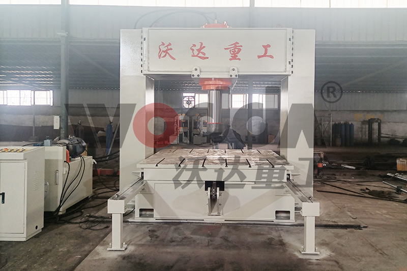 315噸龍門液壓機(jī) 315噸龍門液壓機(jī)