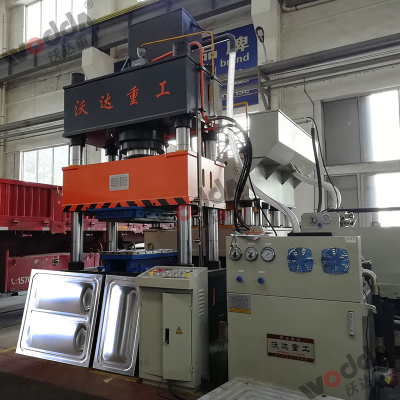 400噸不銹鋼水箱拉伸液壓機(jī) 400噸不銹鋼水箱拉伸液壓機(jī)