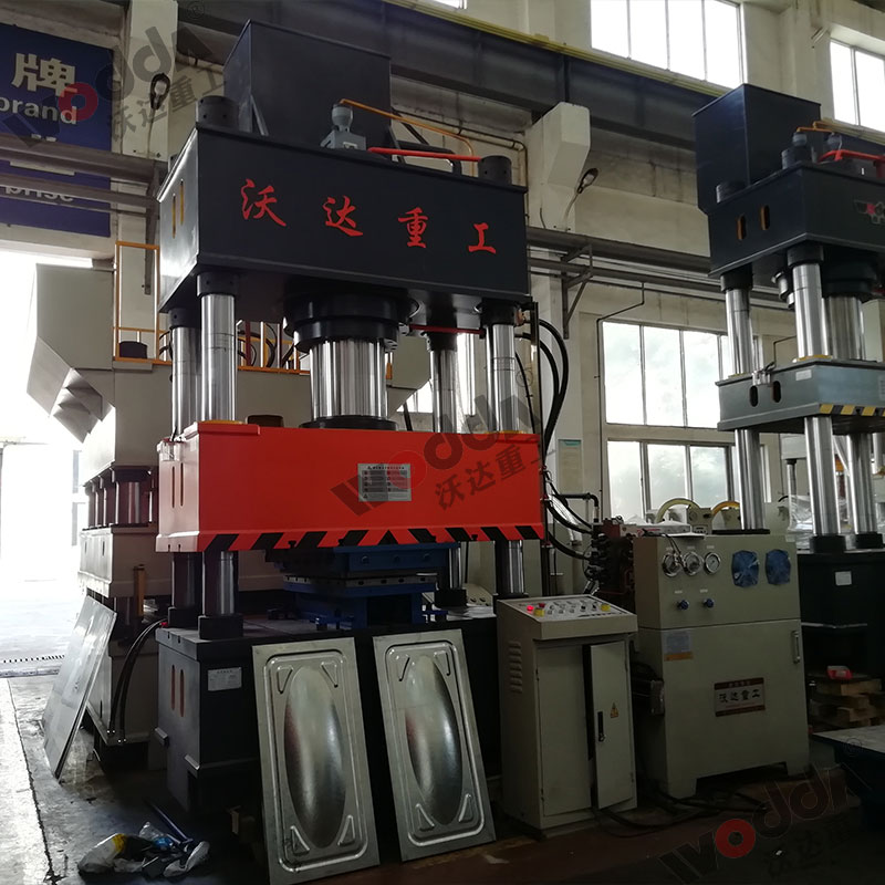 400噸不銹鋼水箱拉伸液壓機(jī) 400噸不銹鋼水箱拉伸液壓機(jī)