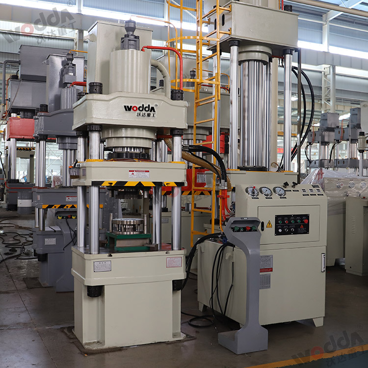 200噸下頂缸式拉伸液壓機整機(圖3) 200噸下頂缸式拉伸液壓機整機(圖3)