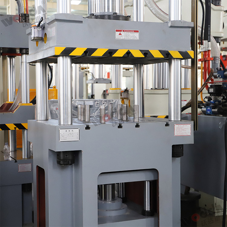 200噸拉伸液壓機(多頂桿) 200噸拉伸液壓機(多頂桿)