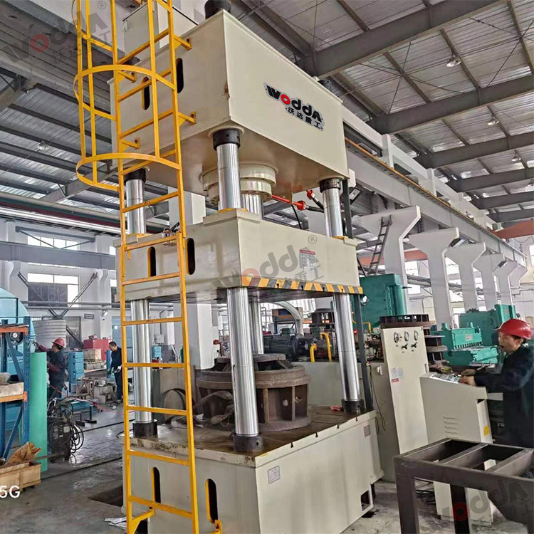 315噸汽車配件拉伸液壓機(jī)(圖3) 315噸汽車配件拉伸液壓機(jī)(圖3)