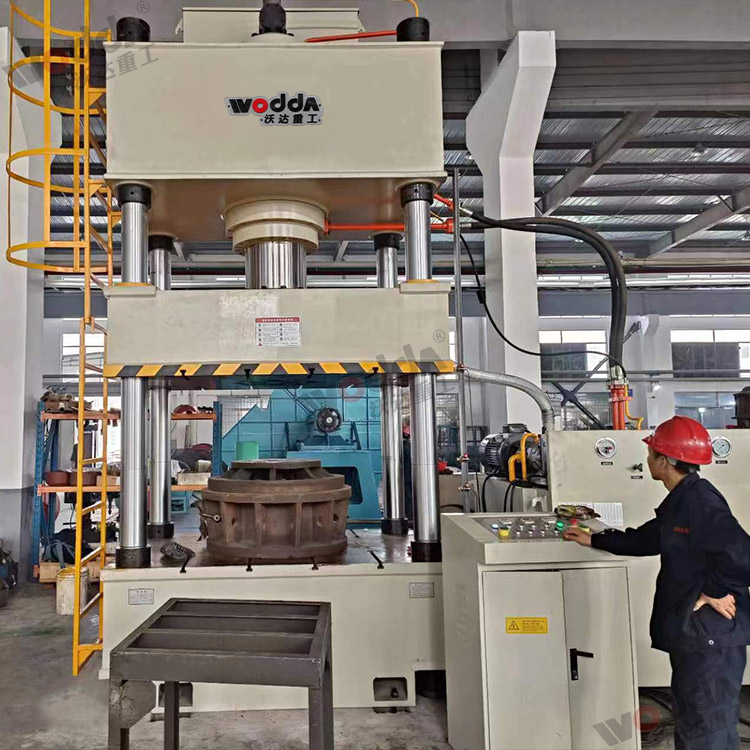 315噸汽車配件拉伸液壓機(jī) 315噸汽車配件拉伸液壓機(jī)