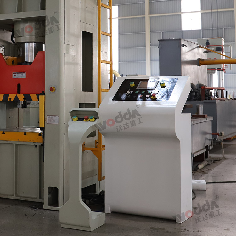 200噸框架式液壓機(jī)(移動(dòng)控制臺(tái)與電氣面板).jpg 200噸框架式液壓機(jī)(移動(dòng)控制臺(tái)與電氣面板).jpg