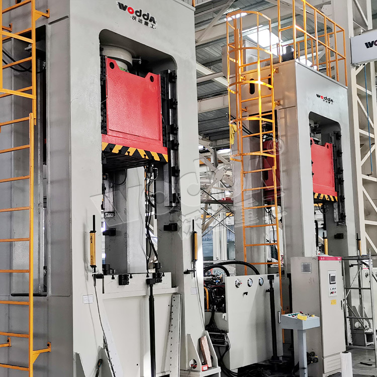 630噸框架式拉伸液壓機(jī) 630噸框架式拉伸液壓機(jī)