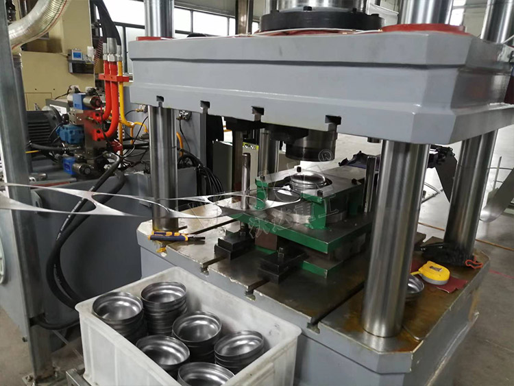 200噸拉伸液壓機(jī) 200噸拉伸液壓機(jī)