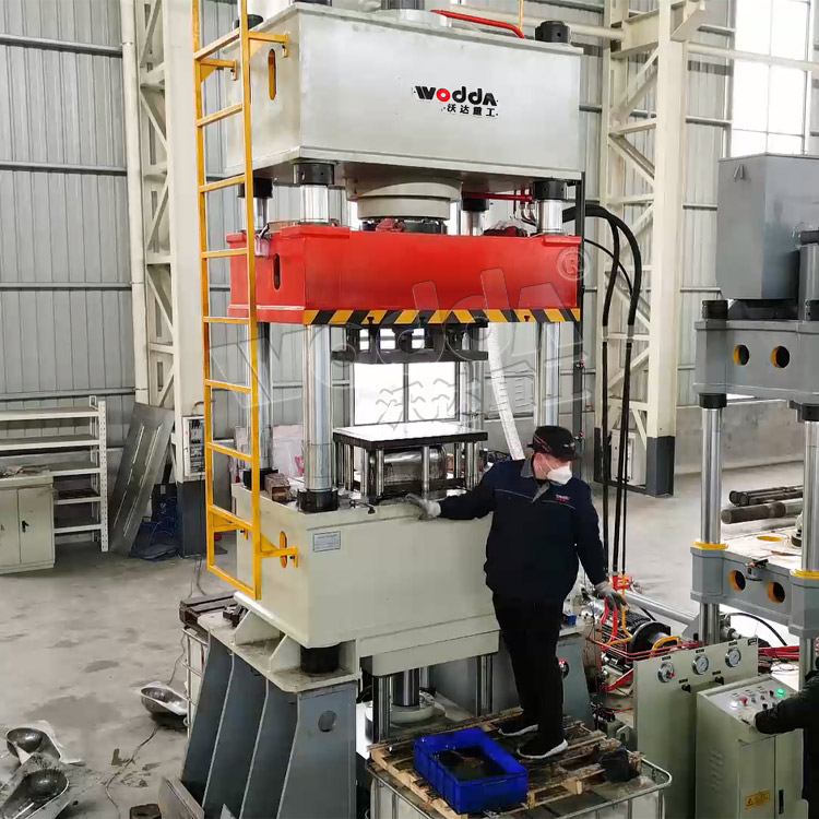 315噸不銹鋼蹲便器拉伸液壓機 315噸不銹鋼蹲便器拉伸液壓機