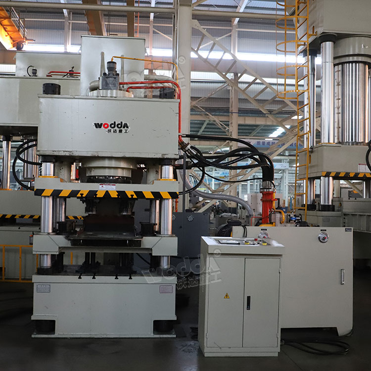 400噸牛羊舔磚液壓機(jī) 400噸牛羊舔磚液壓機(jī)