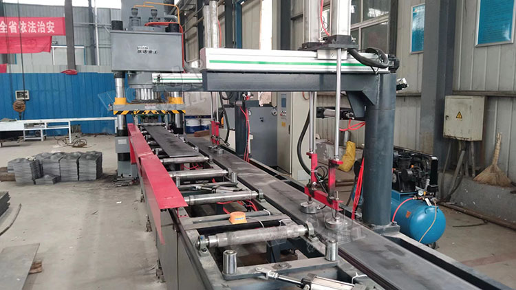 500噸全自動錨桿托盤生產(chǎn)線 500噸全自動錨桿托盤生產(chǎn)線