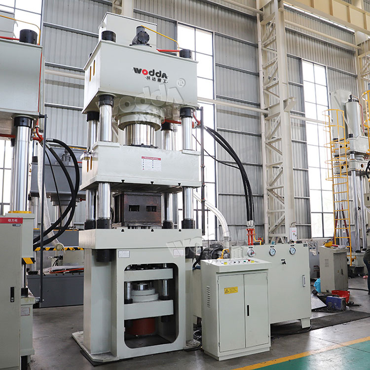 500噸四柱液壓機(jī) 500噸四柱液壓機(jī)