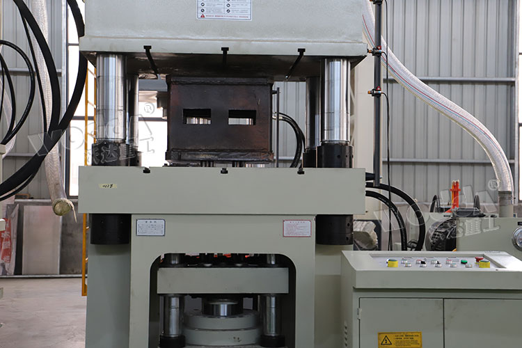 500噸液壓機(jī)液壓墊(多頂桿) 500噸液壓機(jī)液壓墊(多頂桿)