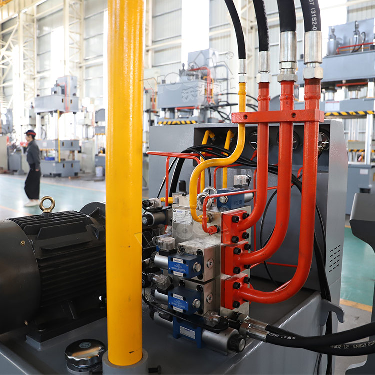 100噸液壓機(jī)插裝式液壓系統(tǒng) 100噸液壓機(jī)插裝式液壓系統(tǒng)