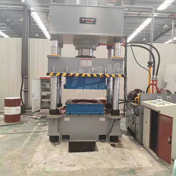 400噸不銹鋼水箱拉伸液壓機(jī) 400噸不銹鋼水箱拉伸液壓機(jī)