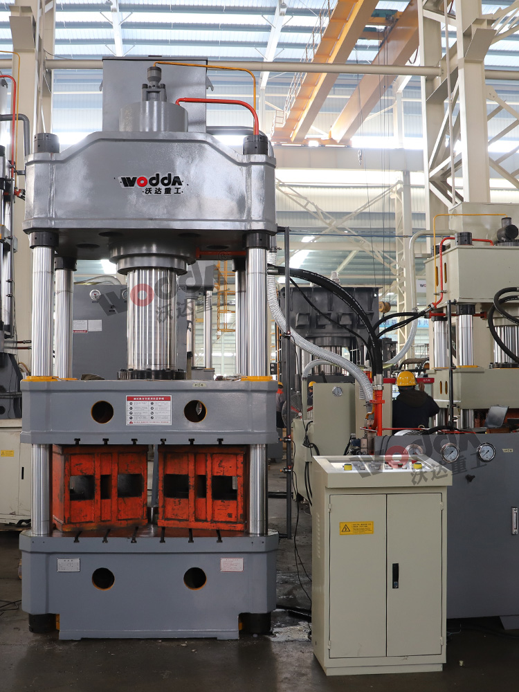 315噸國(guó)標(biāo)四柱液壓機(jī) 315噸國(guó)標(biāo)四柱液壓機(jī)