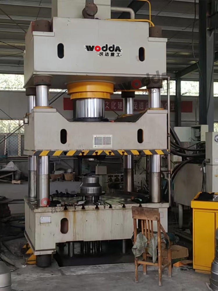 500噸不銹鋼白酒桶封頭拉伸機(jī) 500噸不銹鋼白酒桶封頭拉伸機(jī)