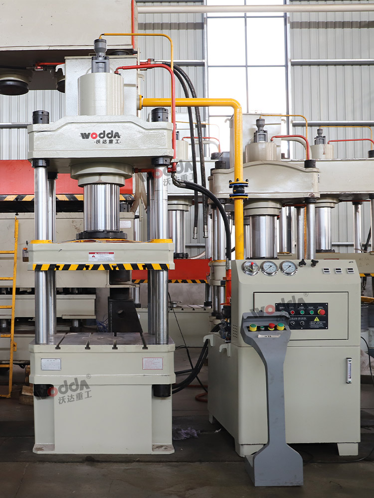 200噸四柱拉伸液壓機(jī) 200噸四柱拉伸液壓機(jī)