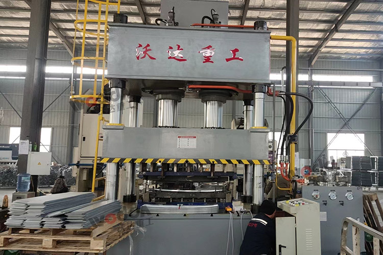 鋁制汽車配件拉伸液壓機(jī) 鋁制汽車配件拉伸液壓機(jī)