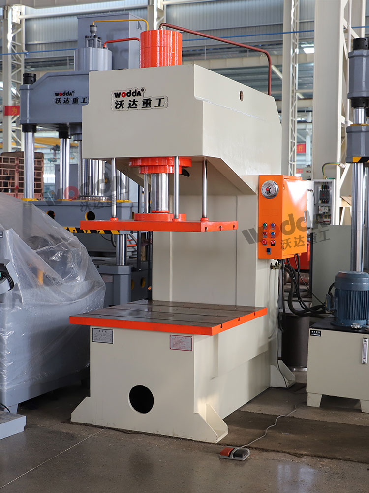 100噸單臂液壓機(jī) 100噸單臂液壓機(jī)