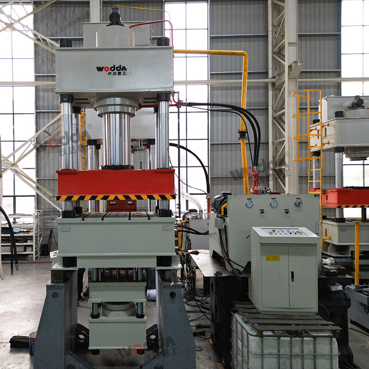 500噸不銹鋼水槽拉伸液壓機(jī) 500噸不銹鋼水槽拉伸液壓機(jī)