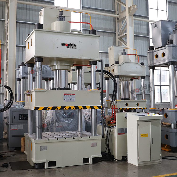 315噸四柱液壓機車間實拍 315噸四柱液壓機車間實拍