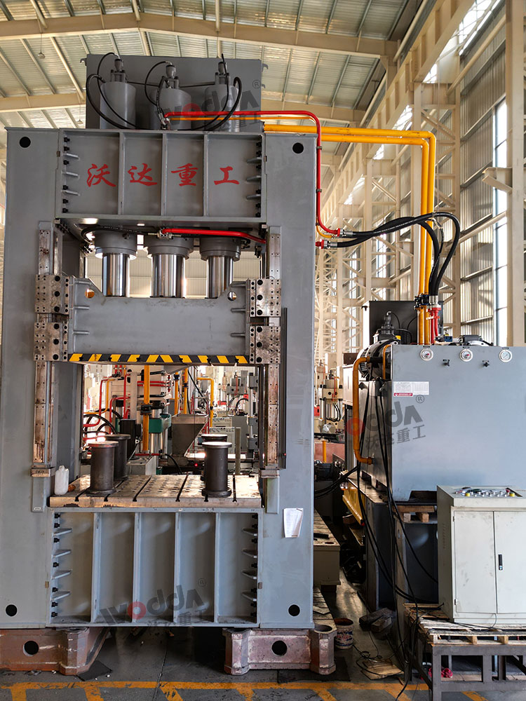 800噸框架式液壓機(jī) 800噸框架式液壓機(jī)