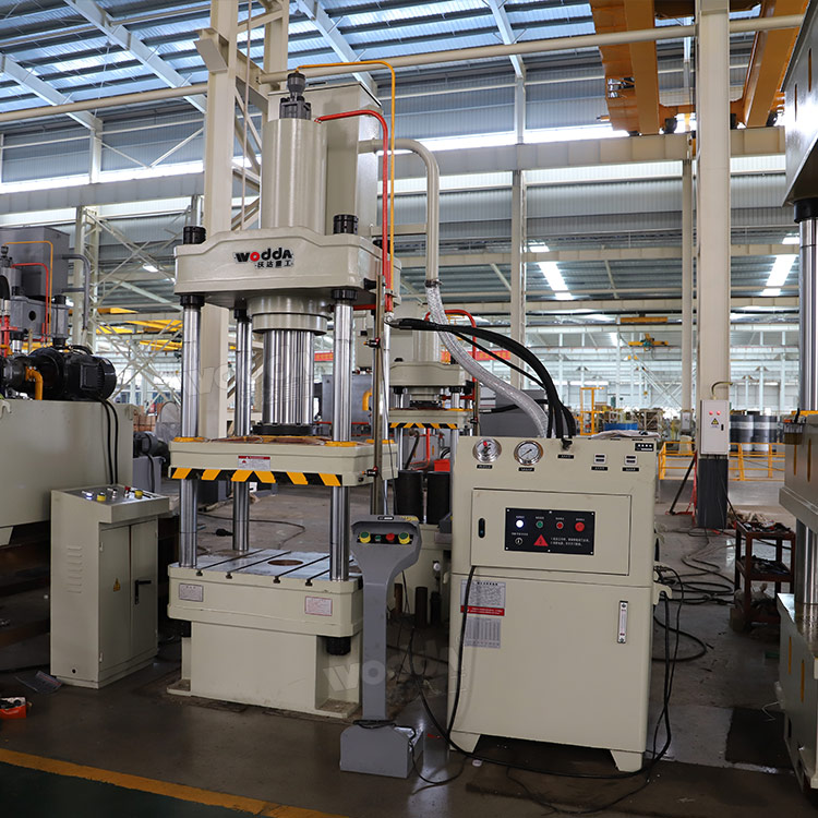 200噸三梁四柱液壓機 200噸三梁四柱液壓機