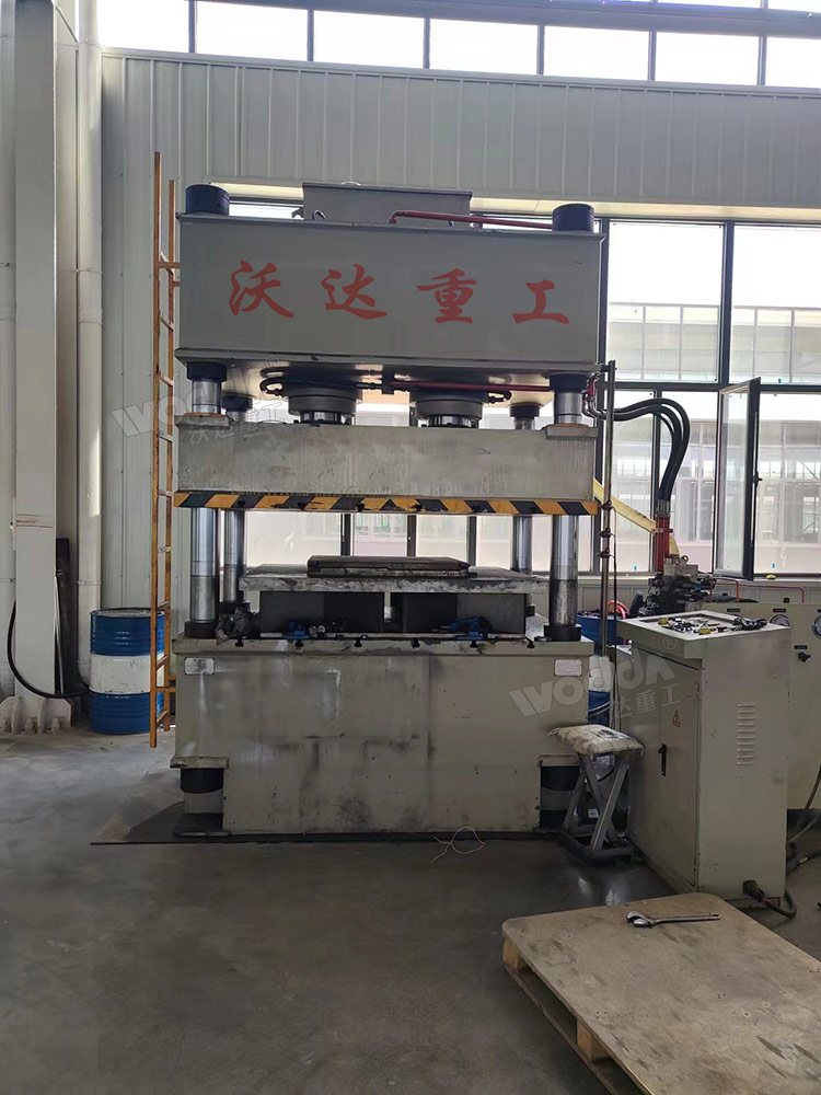 不銹鋼風(fēng)機(jī)外殼拉伸液壓機(jī)客戶現(xiàn)場(chǎng) 不銹鋼風(fēng)機(jī)外殼拉伸液壓機(jī)客戶現(xiàn)場(chǎng)