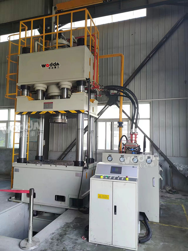 500噸三梁四柱液壓機(jī) 500噸三梁四柱液壓機(jī)