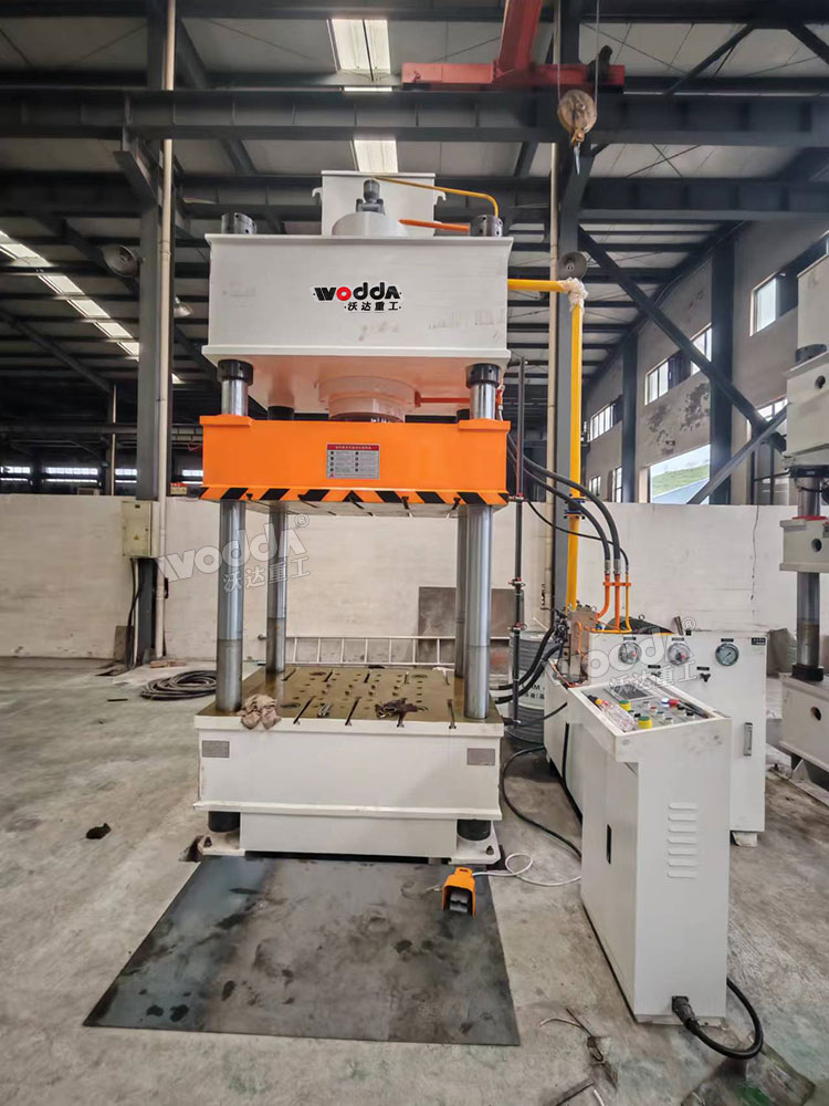 315噸拉伸液壓機(jī) 315噸拉伸液壓機(jī)