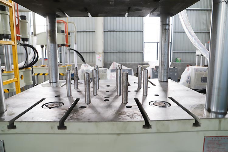 液壓墊(多桿頂出) 液壓墊(多桿頂出)