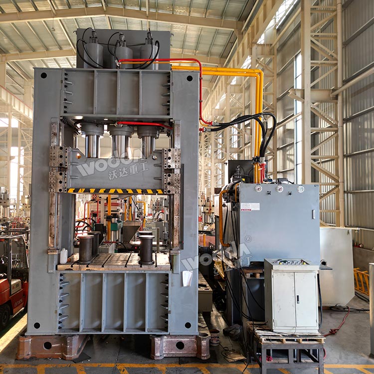 800噸框架式液壓機(jī) 800噸框架式液壓機(jī)