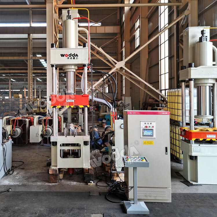 100噸伺服四柱液壓機 100噸伺服四柱液壓機